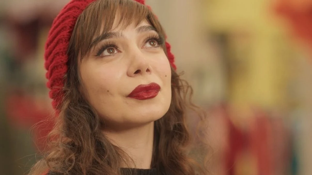 Alemin Kıralı dizisinde ‘Oben’ karakteriyle hafızalara kazınan Birsu Demir’in kaşları gündem oldu!