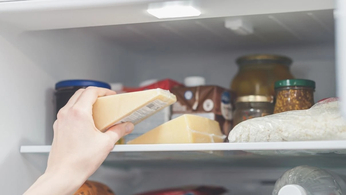 Buzdolabında asla yan yana olmaması gereken besinler! Mantar yuvasına dönüyor