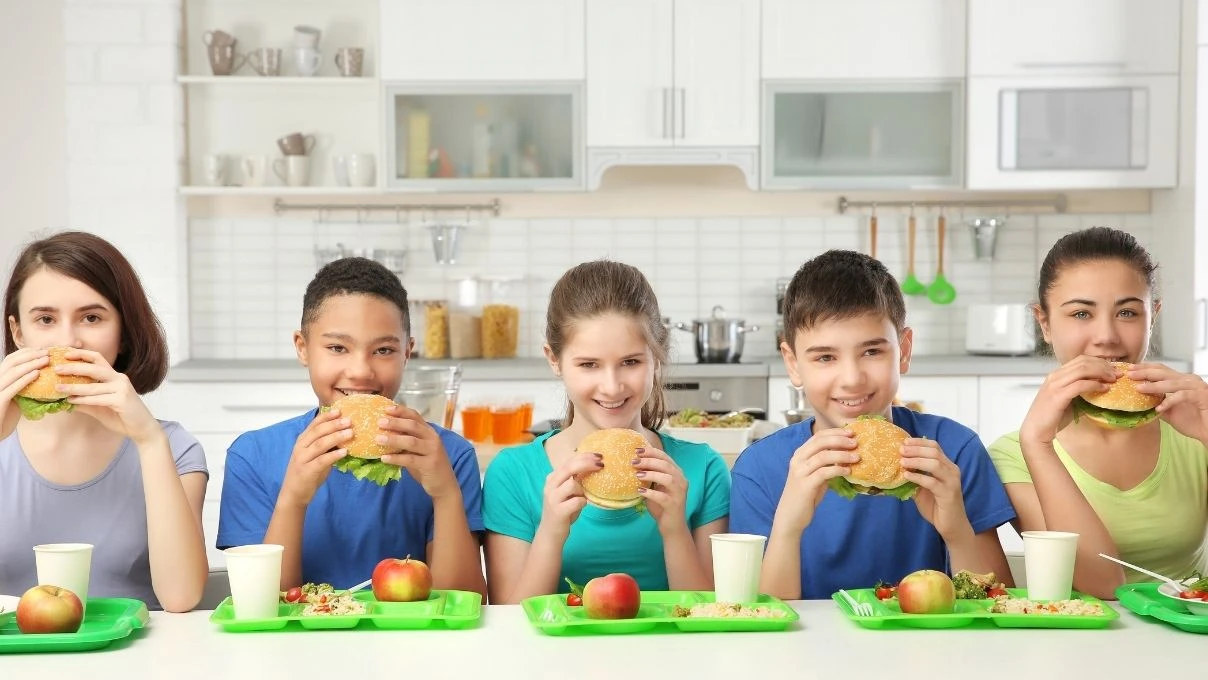 Çocuklarınızın zekâ seviyesini artırmak isteyenler dikkat! 5 besinden uzak durun