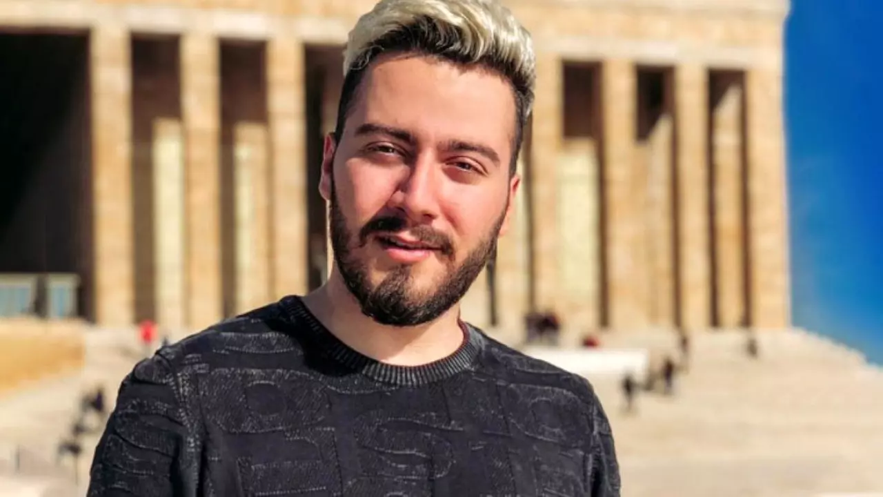 400 YouTube videosunu tek tek geri yükleyen Enes Batur'un son haline sosyal medyada yorum yağdı! 4 enes batur