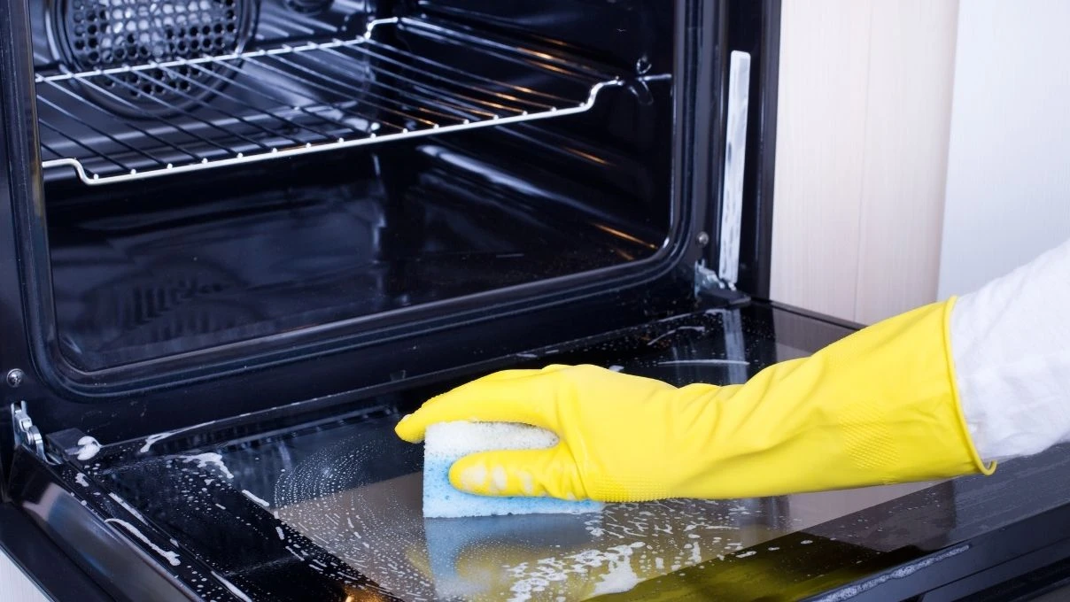 Yağ içinde kalmış fırını kendi kendine temizleyin! Ayarlara dikkat