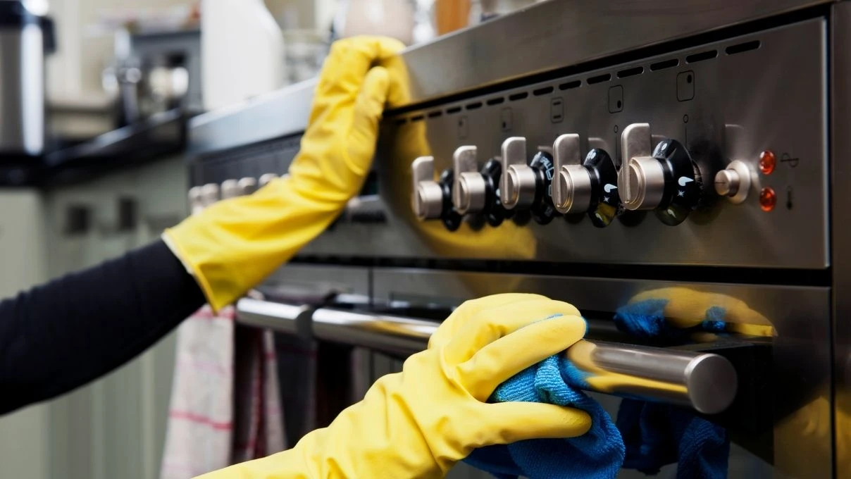 Yağ içinde kalmış fırını kendi kendine temizleyin! Ayarlara dikkat