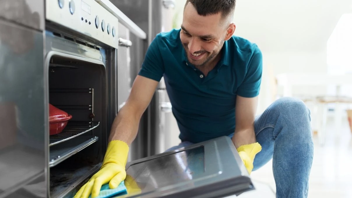 Yağ içinde kalmış fırını kendi kendine temizleyin! Ayarlara dikkat