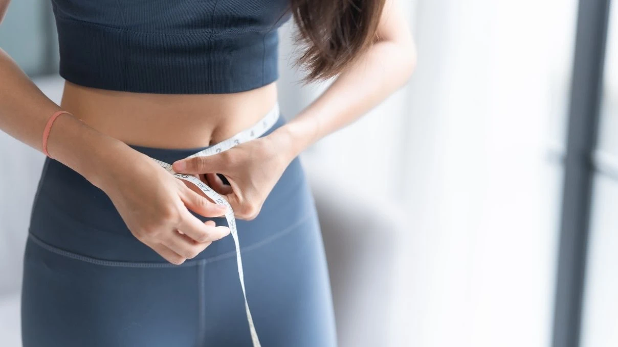 Büşra Çalışkan’dan göbek eriten kür tarifi! 14 günde düz bir karna sahip olun