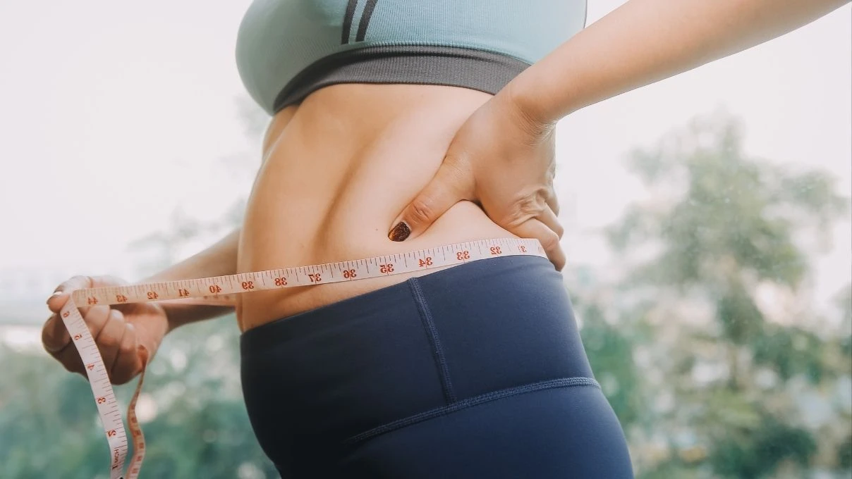 Büşra Çalışkan’dan göbek eriten kür tarifi! 14 günde düz bir karna sahip olun