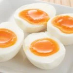 Yıllardır yanlış beklemişiz! Kayısı kıvamı yumurtanın gerçek dakikası