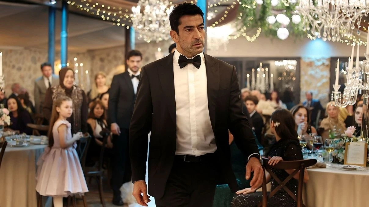 A.B.İ dizisinin ilk bölümünde Kenan İmirzalıoğlu dalga konusu oldu! Yüzündeki efektler 6 A.B.İ dizisinin ilk bölümünde Kenan İmirzalıoğlu dalga konusu oldu! Yüzündeki efektler
