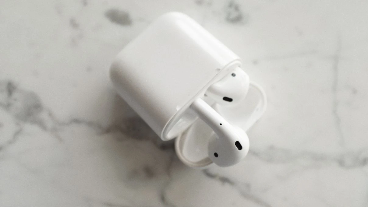 Kulaklıklarınızı çöpe atmadan önce bir kez daha düşünün! İçinden altın çıkıyor