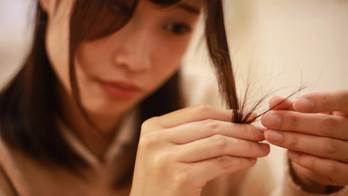 Saç uçlarındaki kırılmaları bitiren formül! Yumuşacık pamuk gibi olacak