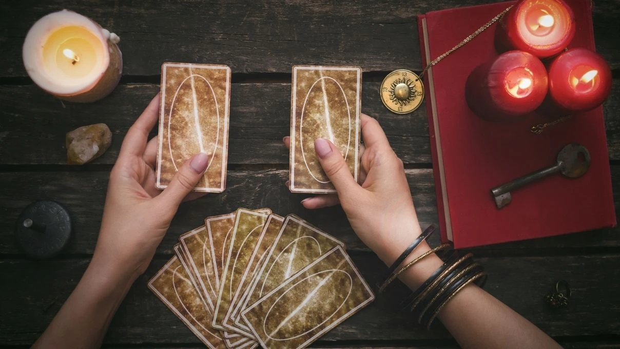 Günlük tarot kart açılımı 15 Ocak 2026! Sakin kalmak ve etrafı gözlemlemek son derece önemli