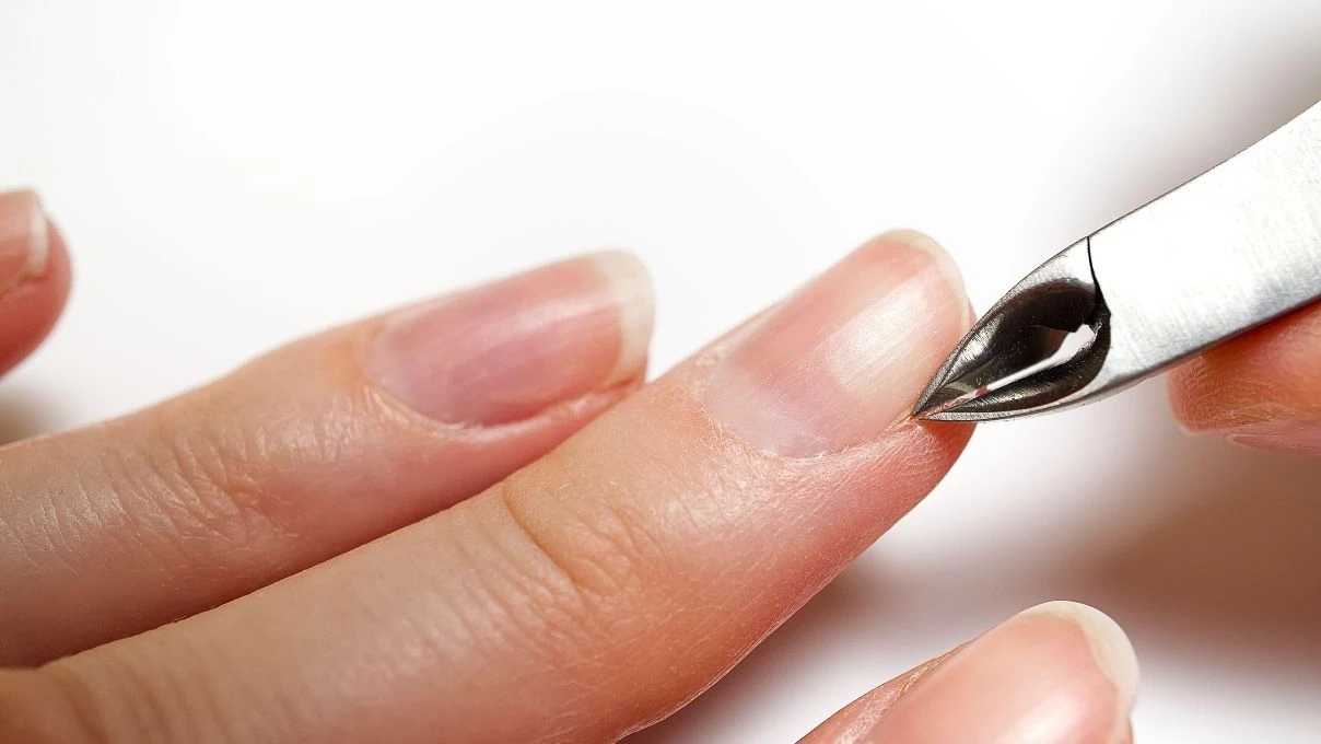 Tırnak kırılması hormon bozukluğundan mı? Tırnaklar neden kırılır?