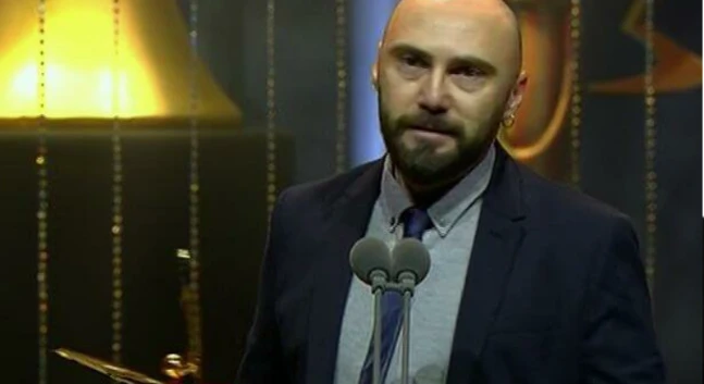 uzak şehir dizisi jenerik müziklerini yapan atakan ılgazdağ kimdir