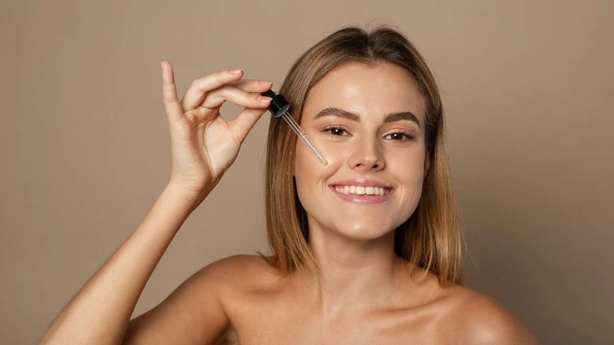 Yaşlanmayı önleyen: Retinol mu, C vitamini mi?