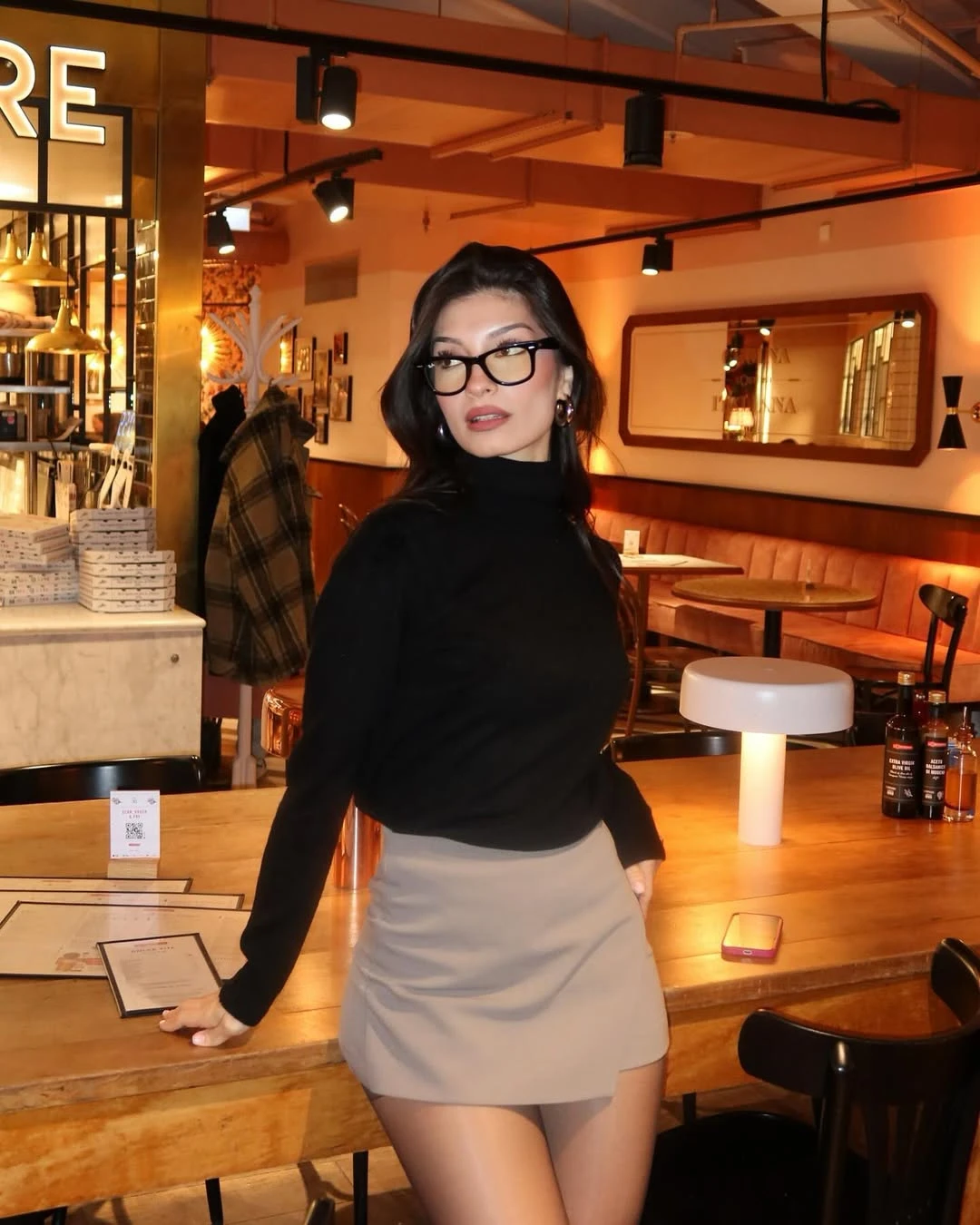 Zeynep Demirhan ve Çağan Şengül evleniyor! 3 yıl sonra yeniden bir araya gelmişlerdi 8 zeynep demirhan 1