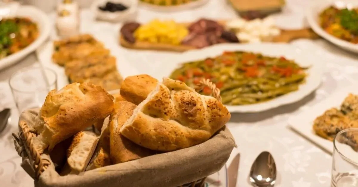 İftardan sonra kalp çarpıntısı neden olur? İbrahim Saraçoğlu sofradaki o hataya dikkat çekti! 4 1200x627 9 gun iftar menusu bugun iftara ne pisirsem iste ramazana ozel corba ana yemek tatli tarifleri 1710821750530