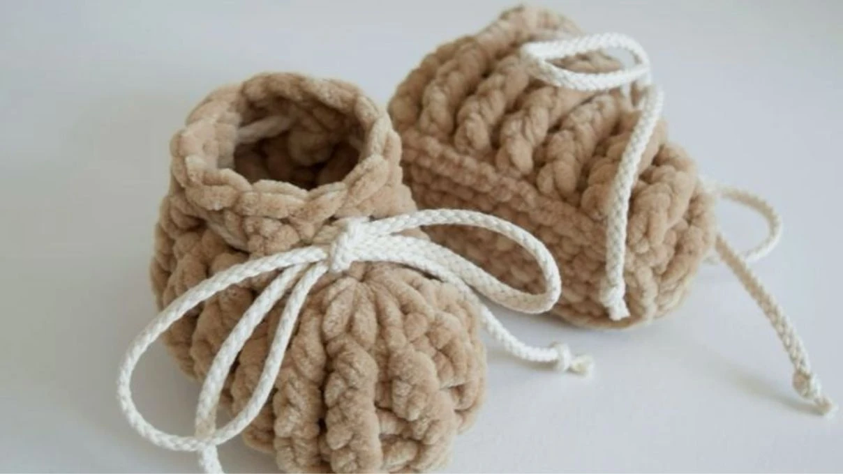 Yenidoğan bebekler için örgü patik modelleri 2026! 