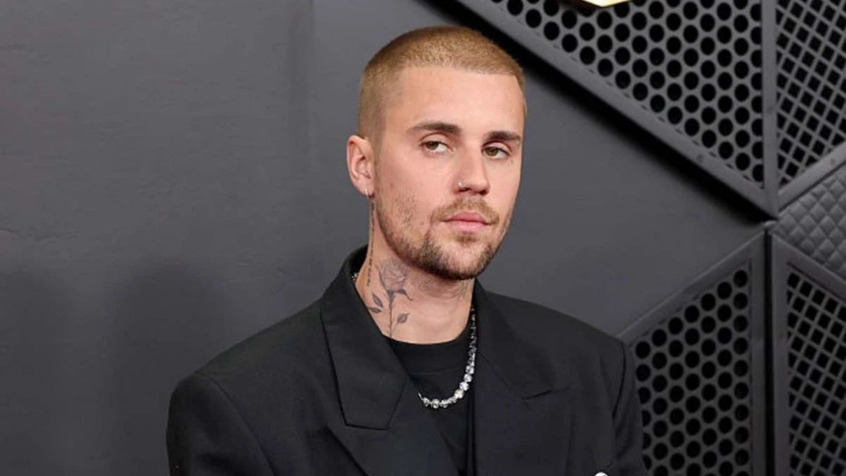 Uzun süredir sahnelerden uzak duran Justin Bieber’den bomba dönüş! Sahneye bakın neyle çıktı 8 Uzun süredir sahnelerden uzak duran Justin Bieber’den bomba dönüş! Sahneye bakın neyle çıktı