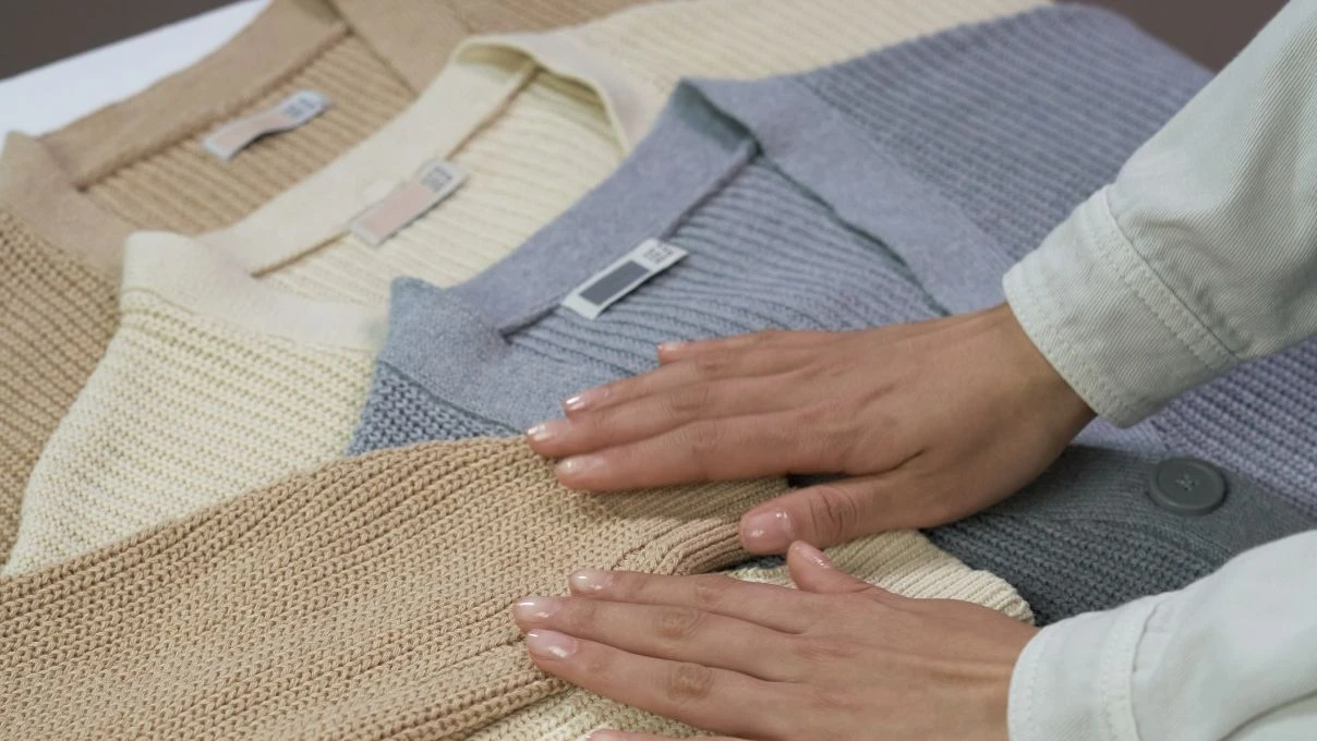 Gömlek üstüne tiril tiril ince tığla yapılan örgü hırka modelleri 2026! 