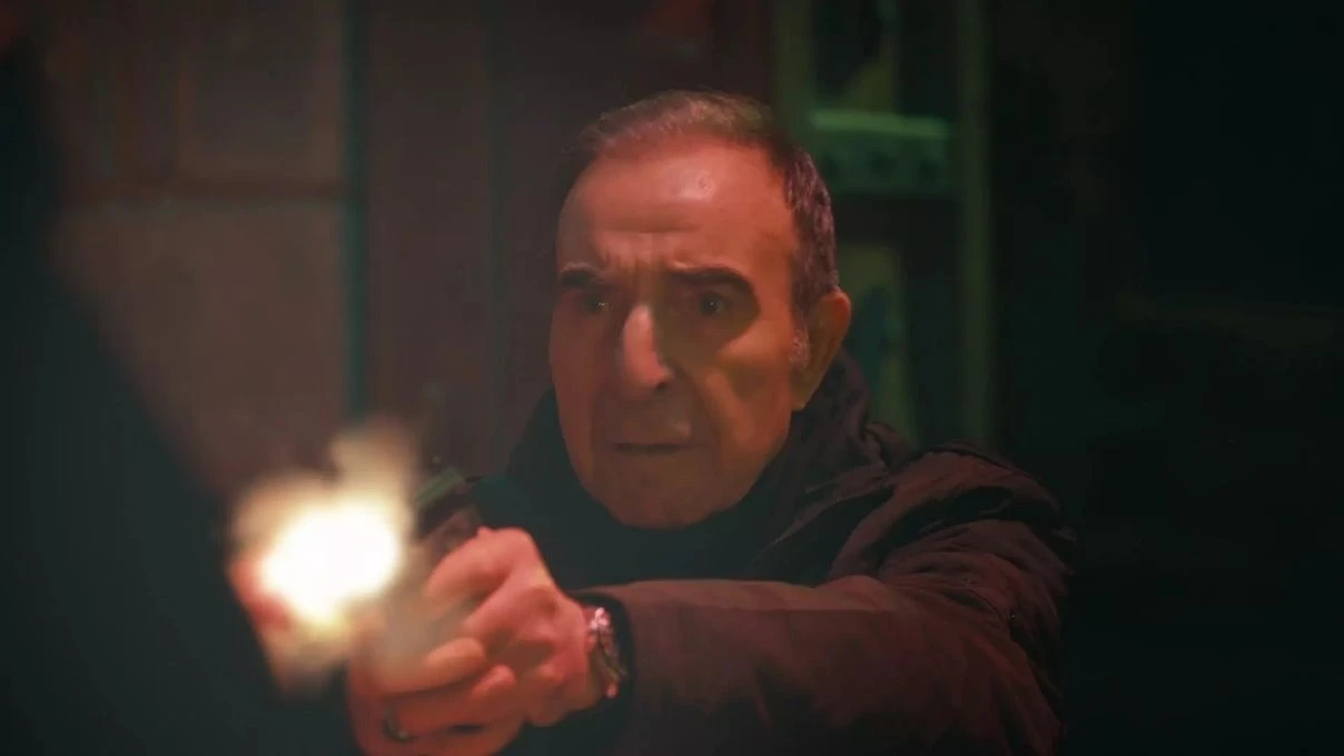 Arka Sokaklar 742. Bolum fragmani yayinlandi Ark Sokaklarda Kurtlar Vadisindeki Mehmet Karahanli gondermesi dikkat cekti