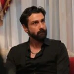 Fenomen projeye veda edeceği söylenmişti! Aytek Şayan'ın Taşacak Bu Deniz dizisinden ayrılacağı iddialarına cevap geldi!