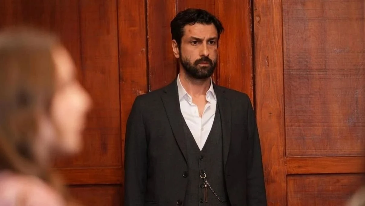 Fenomen projeye veda edeceği söylenmişti! Aytek Şayan'ın Taşacak Bu Deniz dizisinden ayrılacağı iddialarına cevap geldi! 9 Fenomen projeye veda edeceği söylenmişti! Aytek Şayan'ın Taşacak Bu Deniz dizisinden ayrılacağı iddialarına cevap geldi!