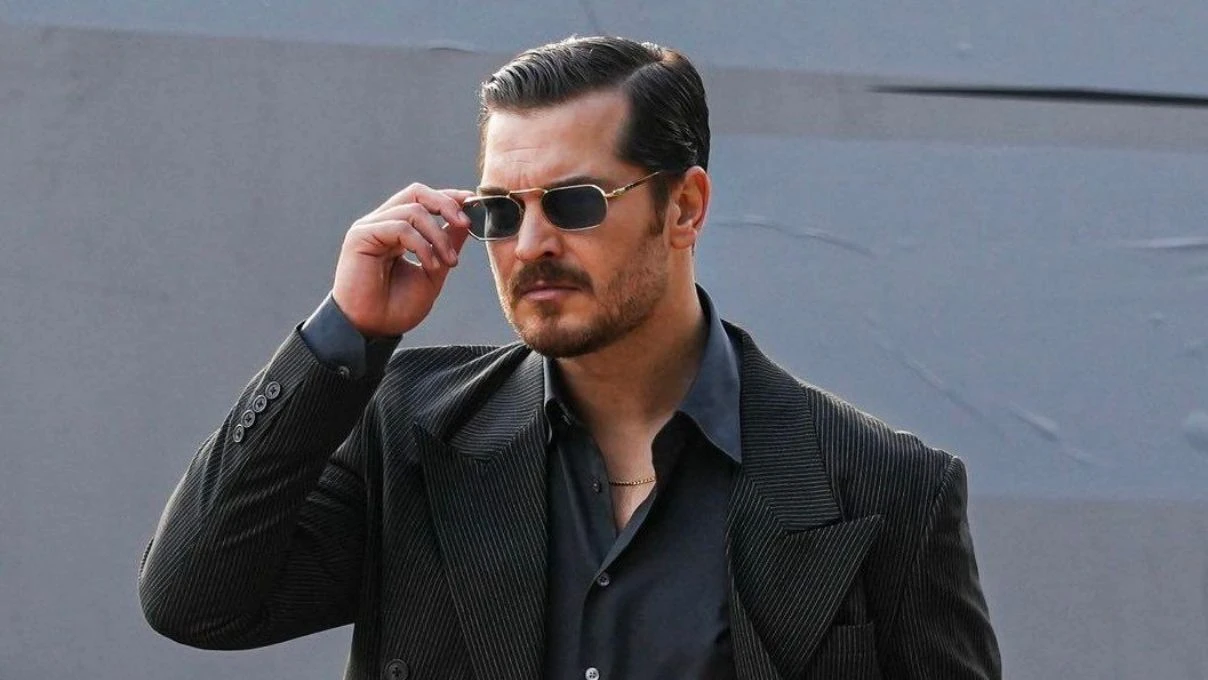 Çağatay Ulusoy kız isteme törenine katıldı! Ünlü oyuncu yakın arkadaşını mutlu gününde yalnız bırakmadı