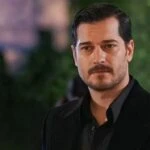 Çağatay Ulusoy kız isteme törenine katıldı! Ünlü oyuncu yakın arkadaşını mutlu gününde yalnız bırakmadı