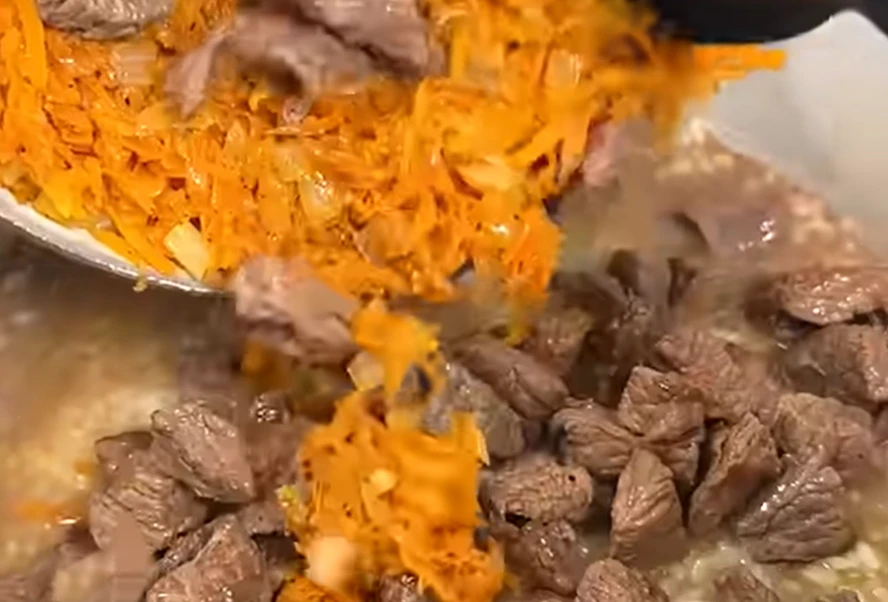 Gelinim Mutfakta'da günün yemeği Bademli Acem Pilavı nasıl yapılır? Bu tarifle iftar sofralarınız şenlenecek 8 Ekran goruntusu 2026 02 26 180726 e1772121670513