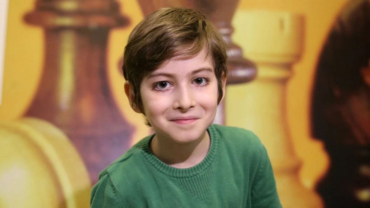 Filozof Atakan uzun bir aradan sonra ortaya çıktı! Yeni imajıyla herkesi şaşkına çevirdi