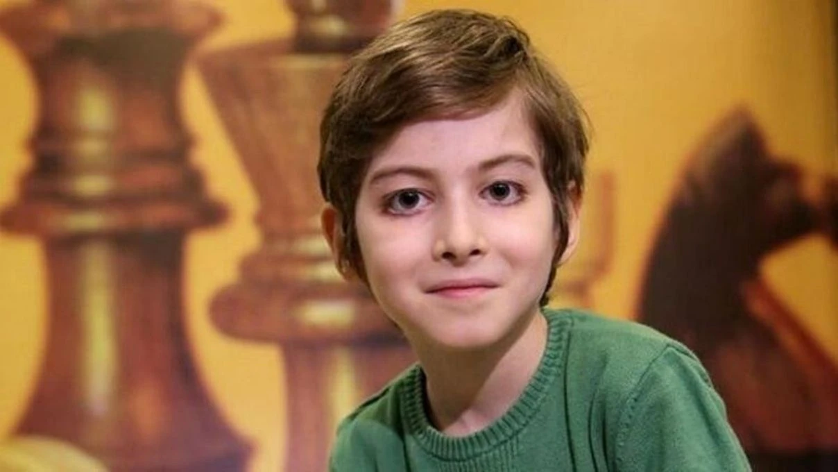 Filozof Atakan uzun bir aradan sonra ortaya çıktı! Yeni imajıyla herkesi şaşkına çevirdi 5 Filozof Atakan uzun bir aradan sonra ortaya çıktı! Yeni imajıyla herkesi şaşkına çevirdi