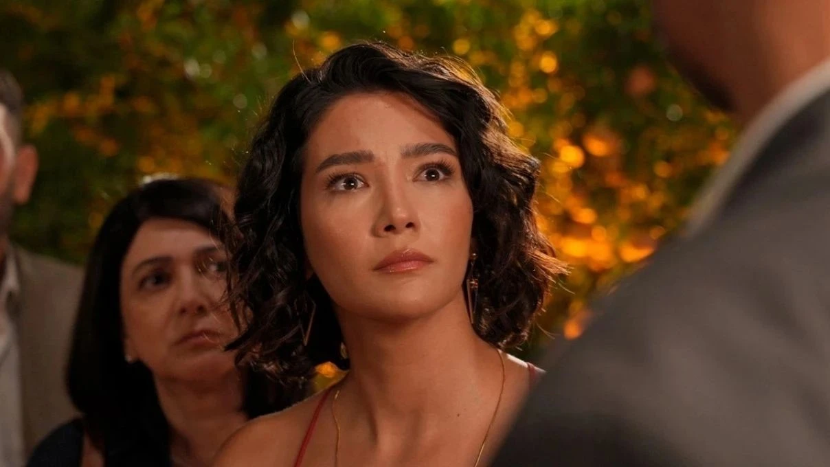 Halef dizisinde torpil iddiasi Umut Nazifften Aybuke Pusat aciklamasi