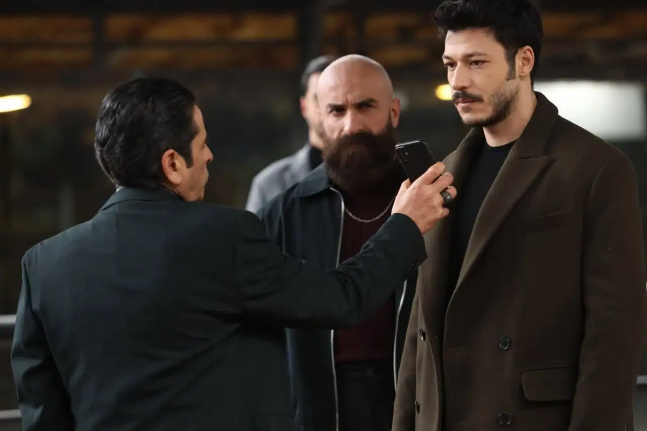 İnci Taneleri’nde sırlar açığa çıktı! Dilber’in geçmişi ve Yücedağ kardeşlerin güç birliği izleyiciyi şoke etti 8 Inci Taneleri 5