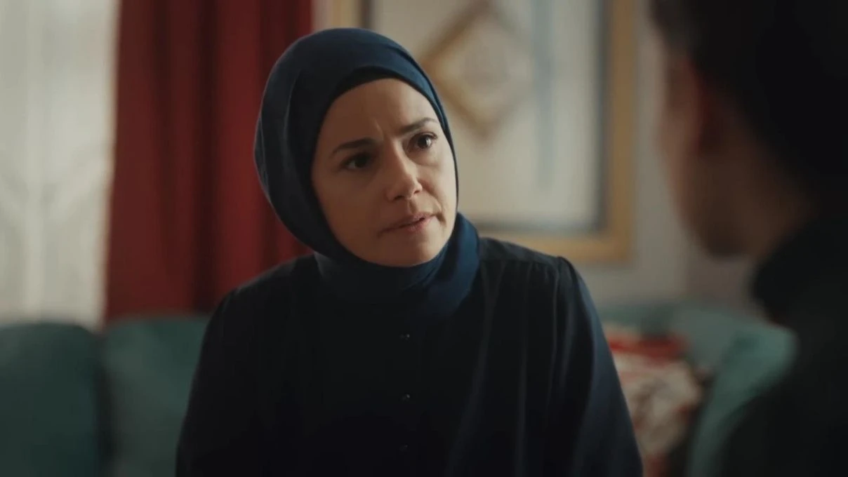 Kıskanmak dizisinin Seniha’sı Özgü Namal Berlin Film Festivali’nde! Ünlü oyuncu ‘Gümüş Ayı Ödülü’ için yarışacak