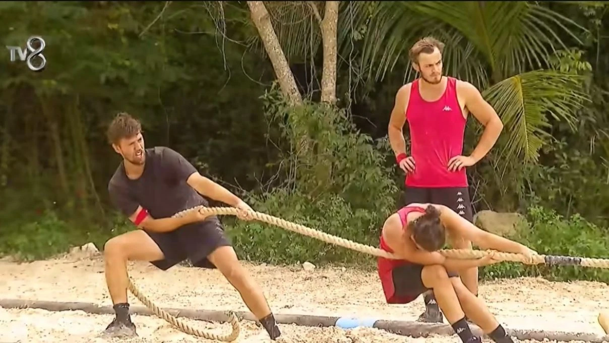 Survivor 3 Subat 2026 Unluler Gonulluler eleme adayi