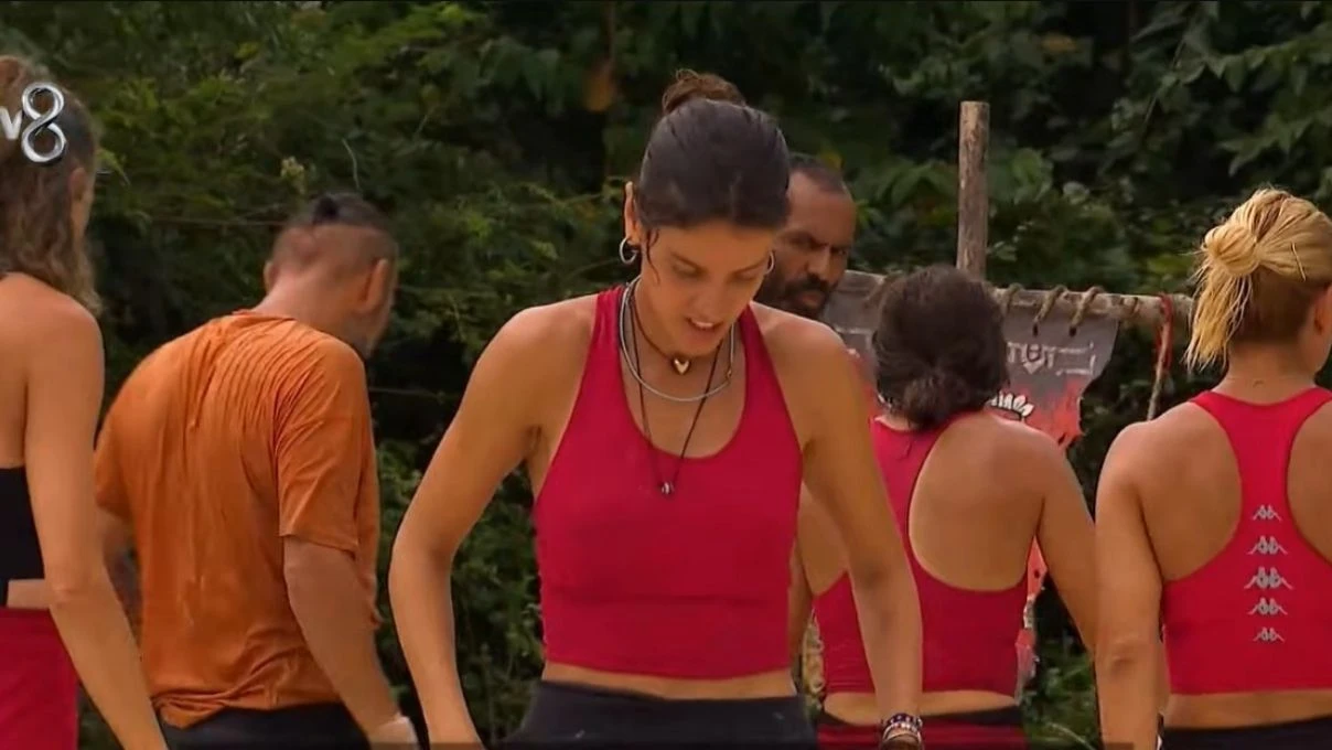 Survivor 9 Subat 2026 aksami oynanan odul oyununu Unluler takimi kazandi
