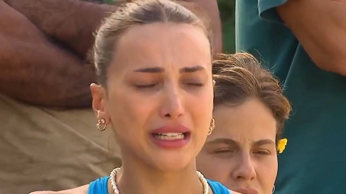 Survivor Busra Yalcinin aglamasi Nisan Bolukbasina benzetildi