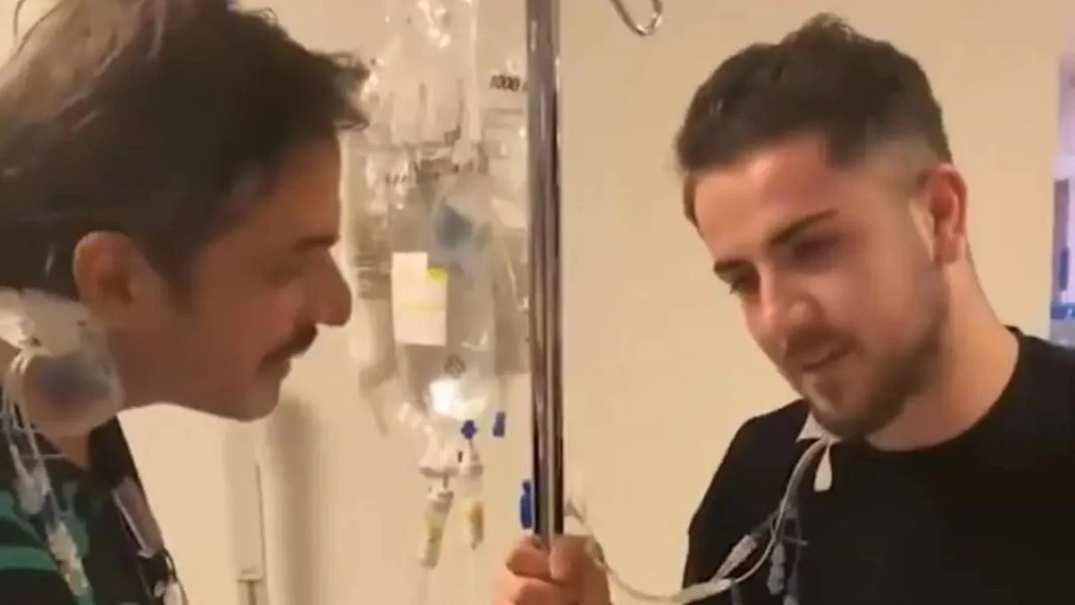 Ufuk Özkan adeta ilham oldu! Korkan genci sakinleştirerek annesine bağışçı olmasını sağladı 6 Ufuk Özkan adeta ilham oldu! Korkan genci sakinleştirerek annesine bağışçı olmasını sağladı