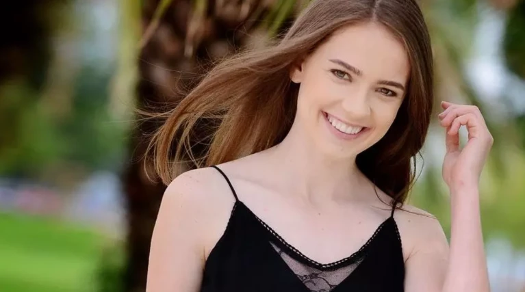 Yeraltı dizisinin Hülyası Ece Ceşmioğlu kimdir