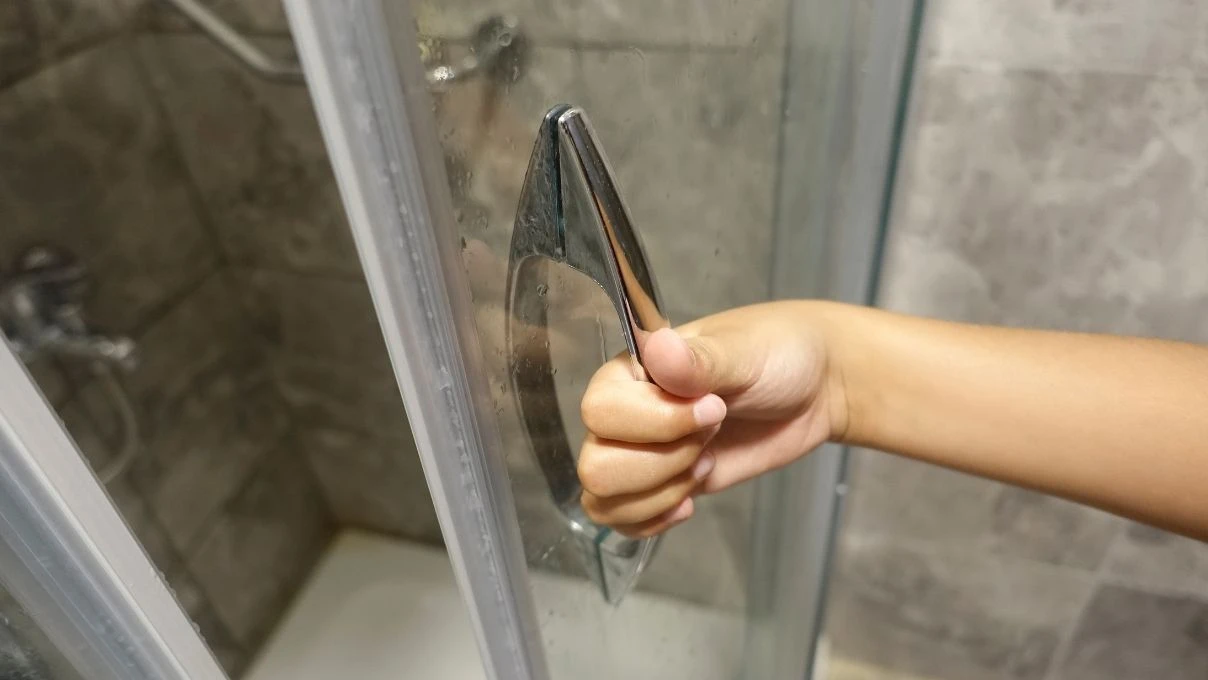 Duşa kabinlerde büyük tehlike! Birden patlayabilir