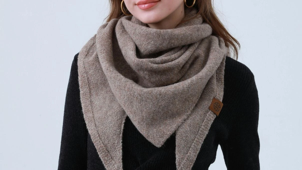 Sonbaharda bile şıklığınızı artıracak örgü fular modelleri 2026!