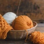 Sonbaharda bile şıklığınızı artıracak örgü fular modelleri 2026!