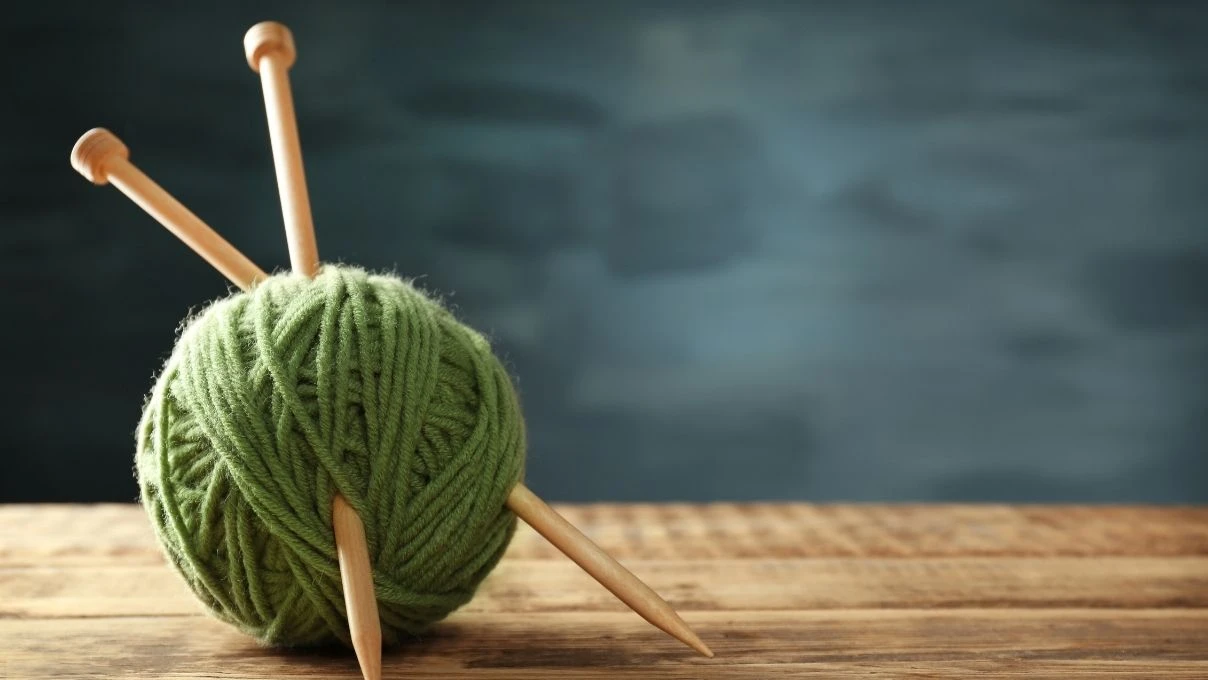 Sonbaharda bile şıklığınızı artıracak örgü fular modelleri 2026!