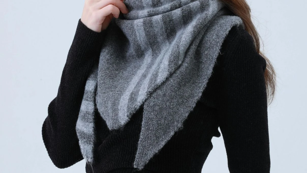 Sonbaharda bile şıklığınızı artıracak örgü fular modelleri 2026!