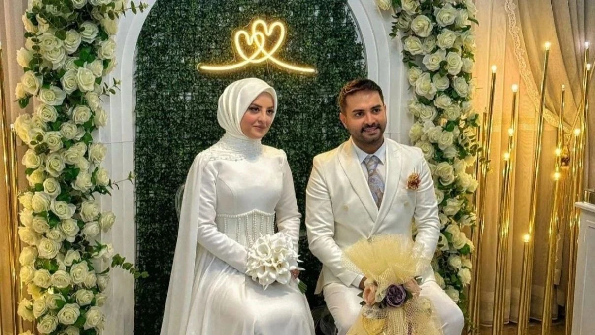 Kadir Ezildi kameralar karşısında eşini susturdu! O anlar sosyal medyada tepkilere neden oldu