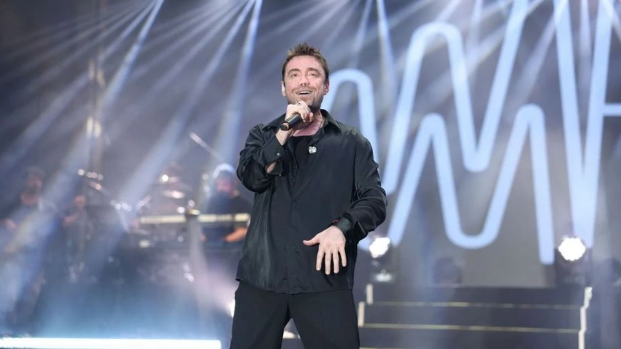 Murat Dalkılıç 12. burun ameliyatını oldu! Başarılı şarkıcı tekrardan 13. kez ameliyat olacak 6 Murat Dalkılıç 12. burun ameliyatını oldu! Başarılı şarkıcı tekrardan 13. kez ameliyat olacak