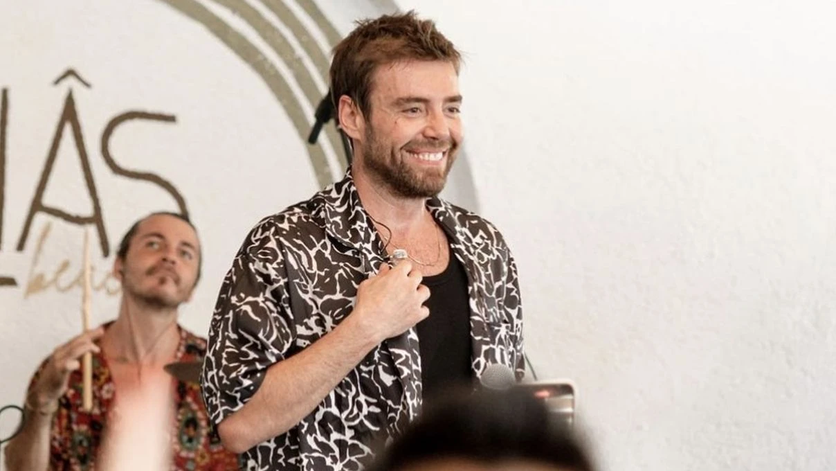 Murat Dalkılıç 12. burun ameliyatını oldu! Başarılı şarkıcı tekrardan 13. kez ameliyat olacak 8 Murat Dalkılıç 12. burun ameliyatını oldu! Başarılı şarkıcı tekrardan 13. kez ameliyat olacak