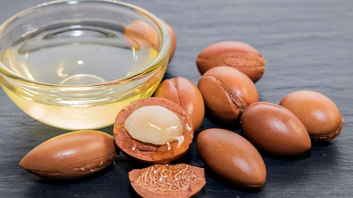 Saçları uzatan en iyi yağ! Badem yağı mı, argan yağı mı?
