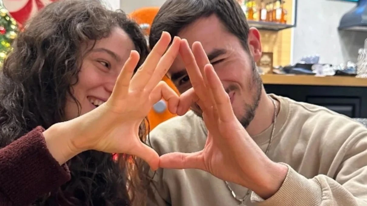 seren ay cetin evli mi