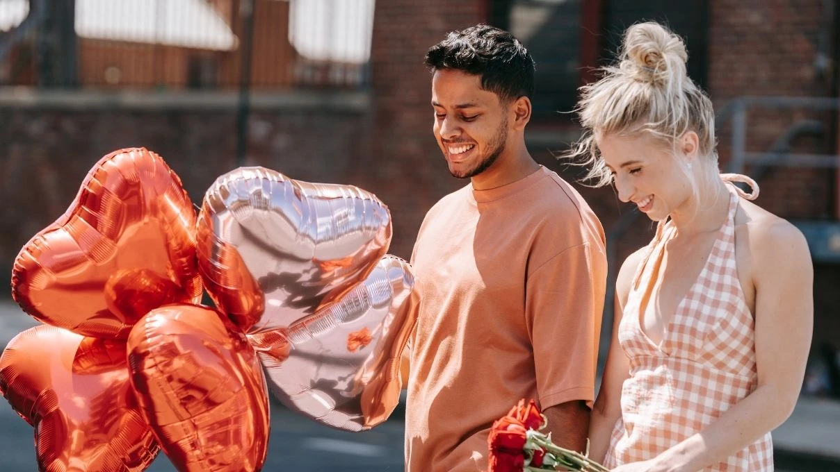 14 Şubat Sevgililer Günü: Aşk mı, ticaret mi? Araştırmalar bakın ne diyor