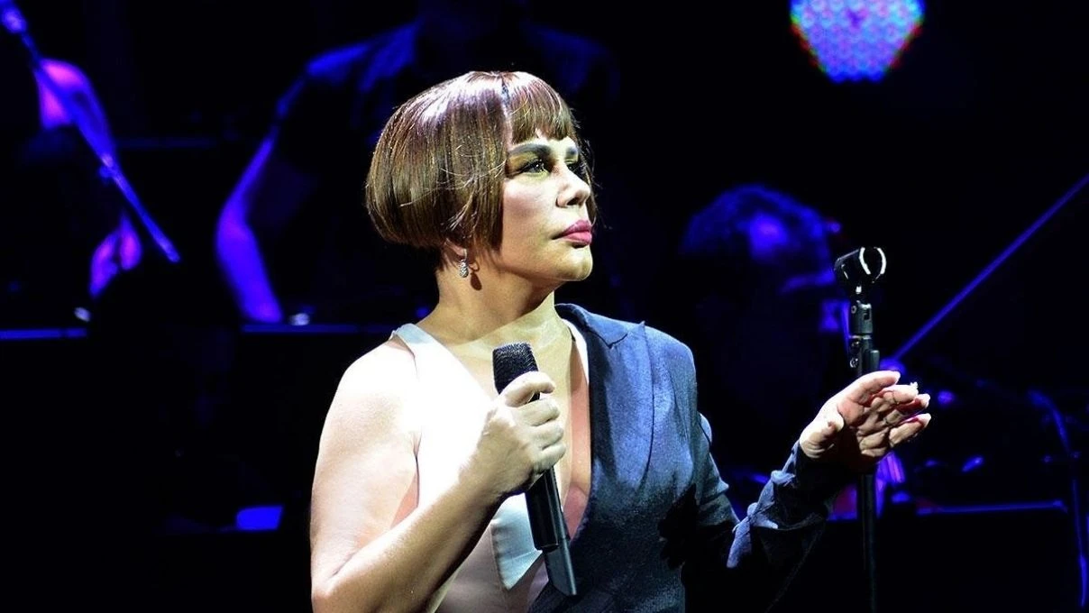 Sezen Aksu’nun çıtır sevgilisi ortaya çıktı! Gazetecilere sert tepki gösterdi